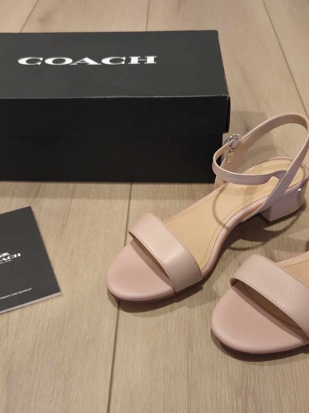 Authentic COACH Women’s Ida 35 Leather Sandals Size 7.5